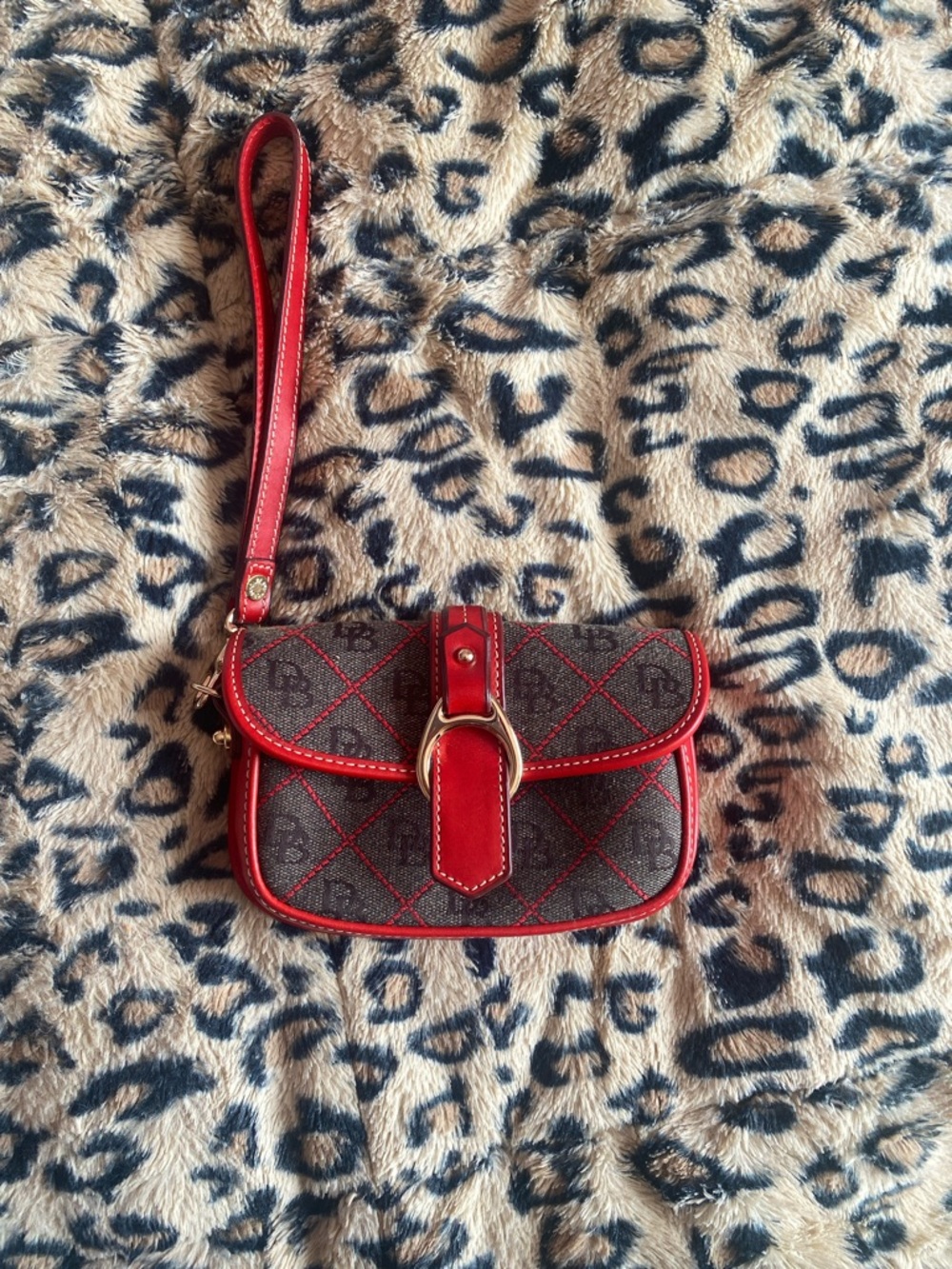 Dooney and Bourke
Red Trim Wristlet Clutch